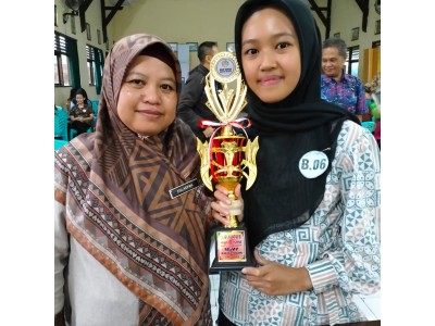 Juara harapan III Speech Contest se kab. Temanggung
