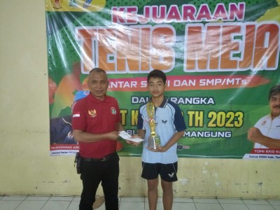 Kaffa Sheva Kelas 7D Juara II Tenis Meja Pelajar 2023 se Kab Temanggung
