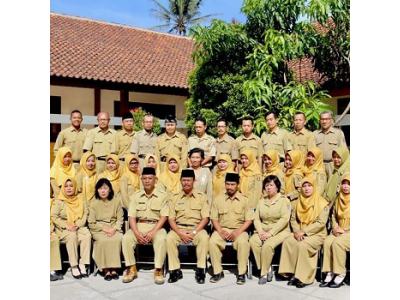 Guru dan Staff TU